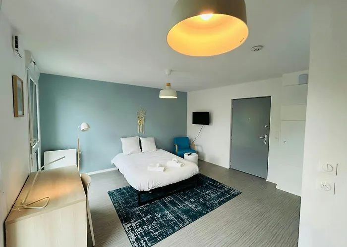 Apartment We Live In R - 201 *